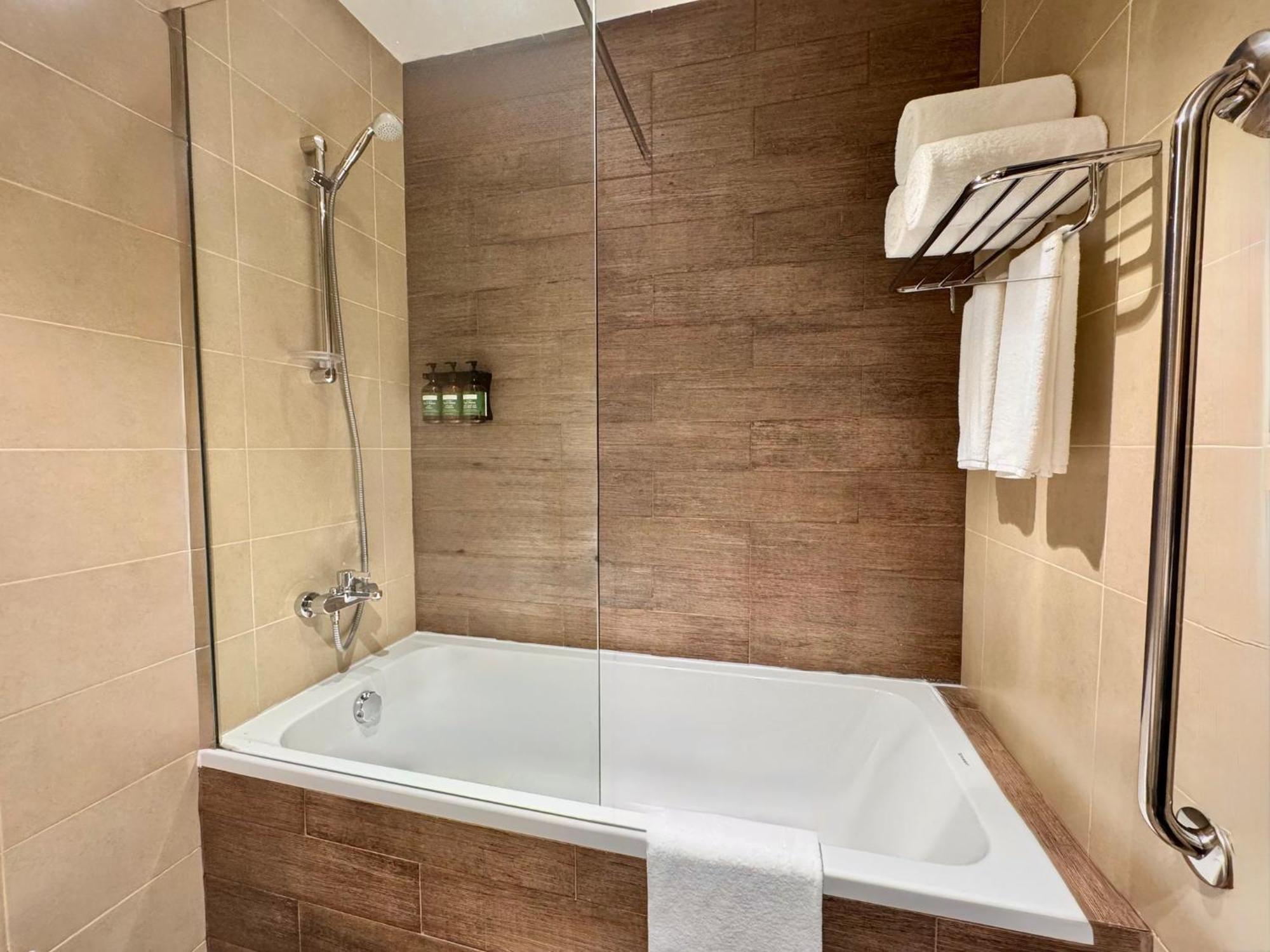 Staybridge Suites - Doha Lusail By Ihg Luaran gambar